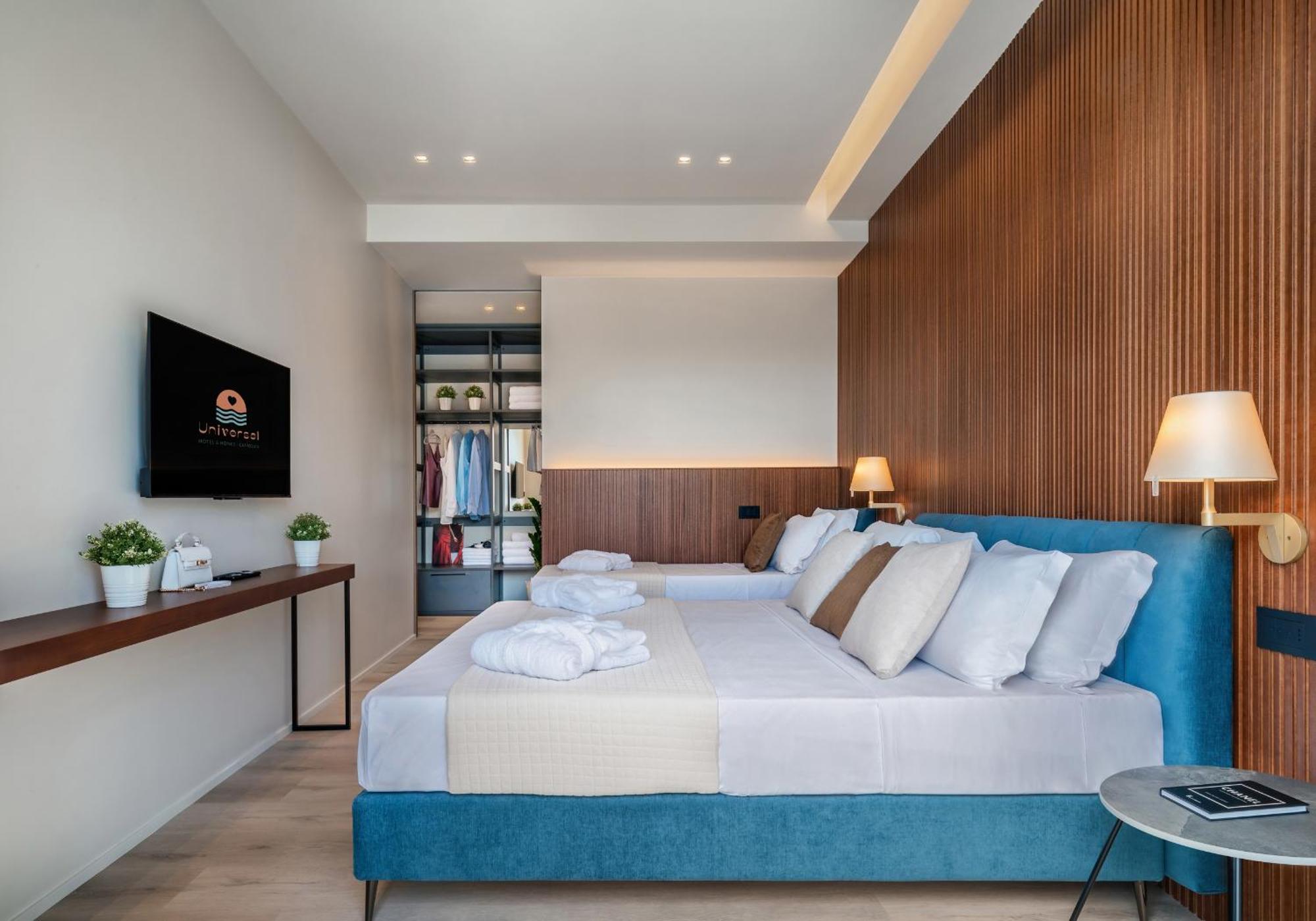 Hotel Universal Cattolica Buitenkant foto