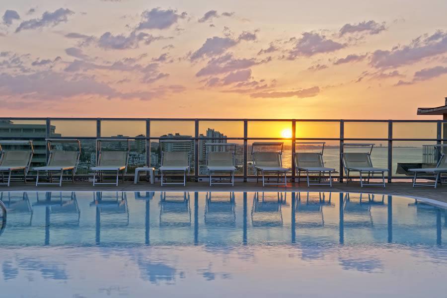 Hotel Universal Cattolica Buitenkant foto